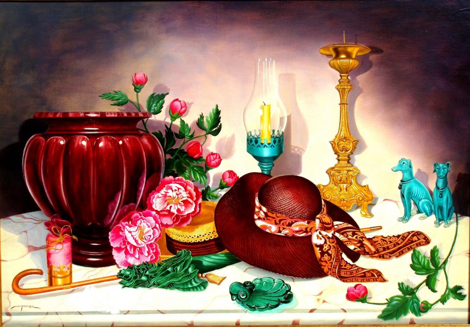 Jardinera con sombrero de paja